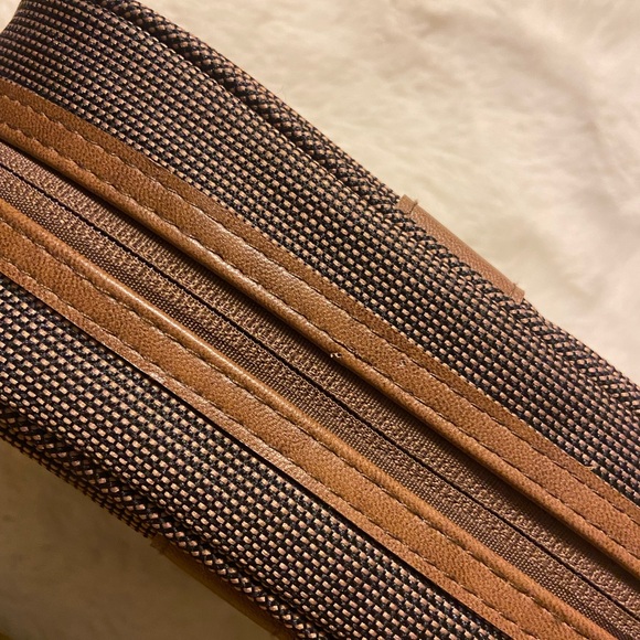 BVLGARI for emirates toiletry travel bag brown 9”x 5” - Picture 4 of 8